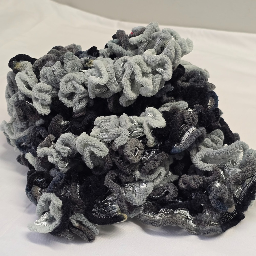Handmade Women’s Ruffle Scarf Black Gray